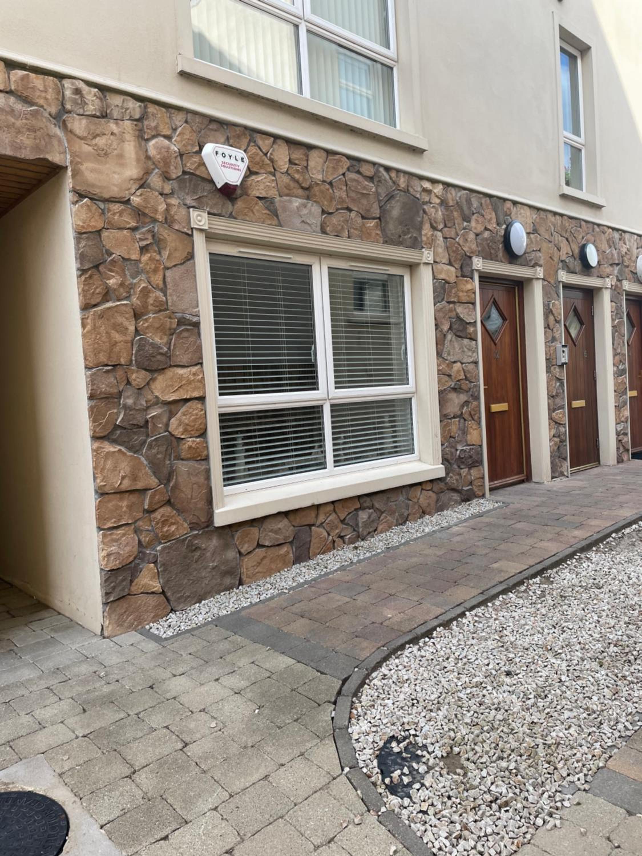 Hotel Ballycastle, Beachside Apartment - Image 1