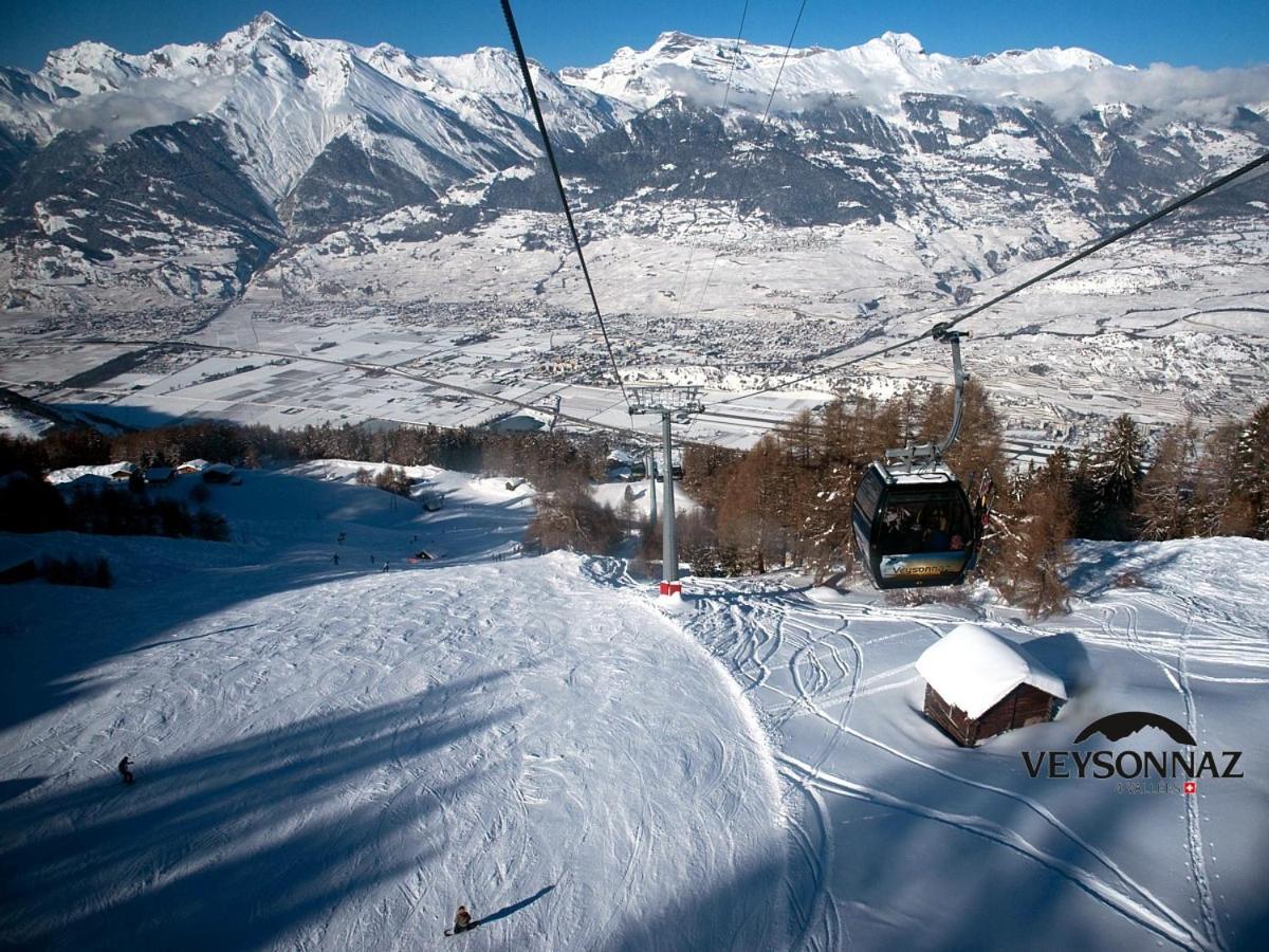 Cosy studio for 4 near ski lift, CRETES B24