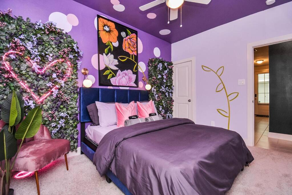 Trendy 6BR Prolific Duplex - Dwntwn Groups Events view 2