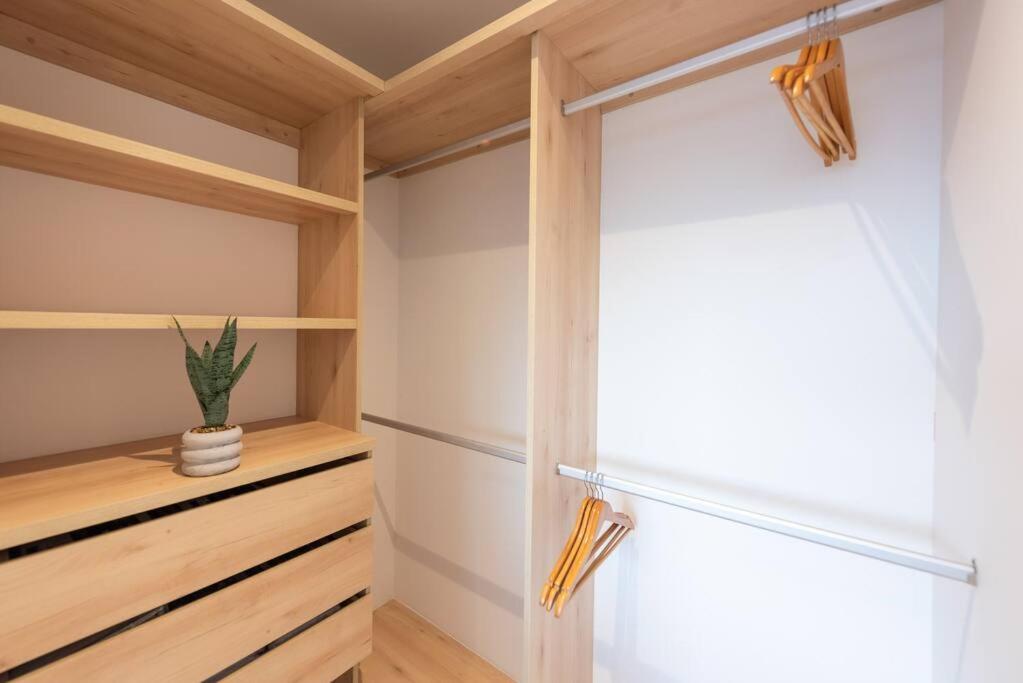 1305 Hermoso apartamento para estrenar