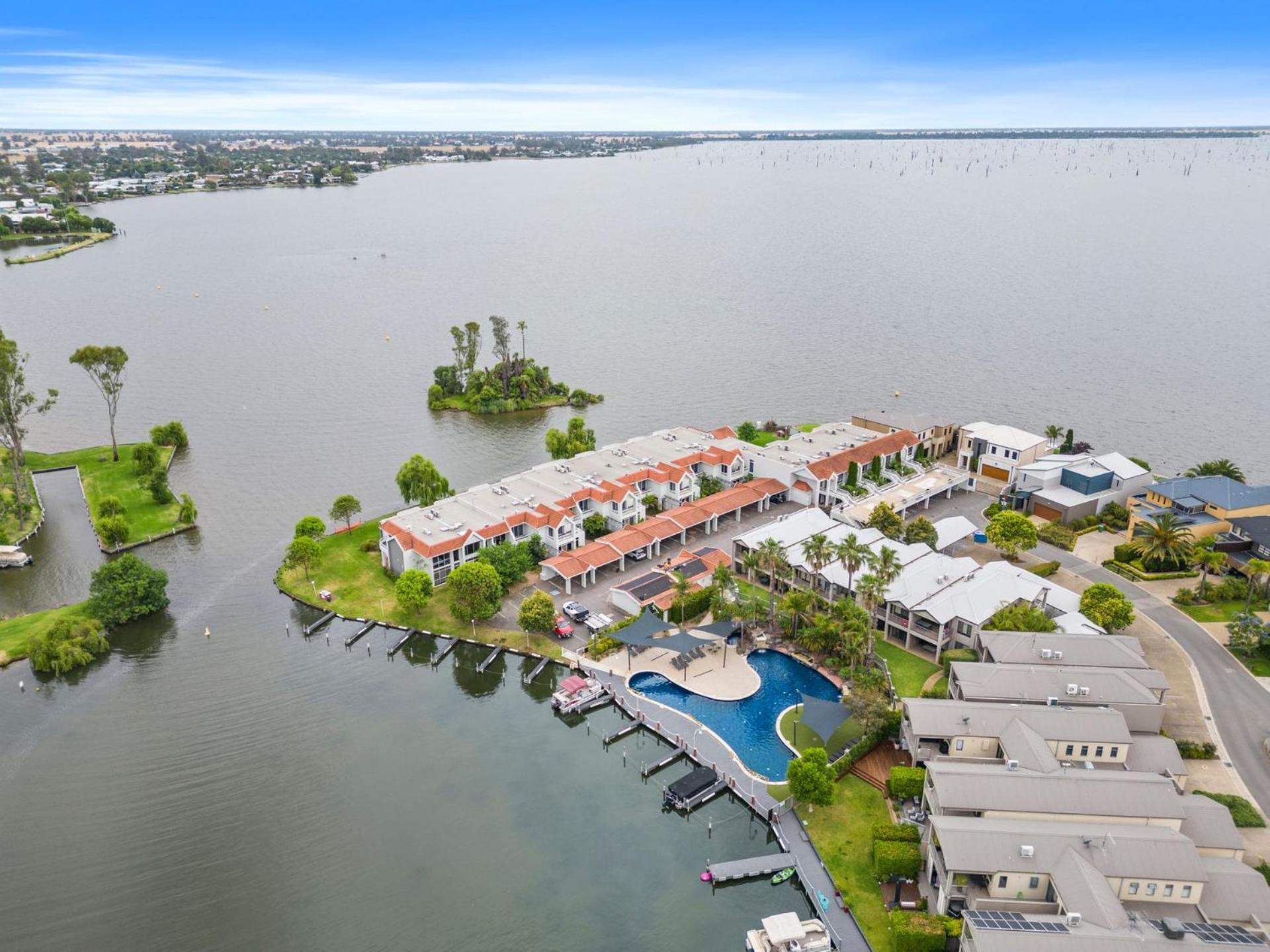 Yarrawonga Lakeside Apartment 43 - 4 Bedrooms