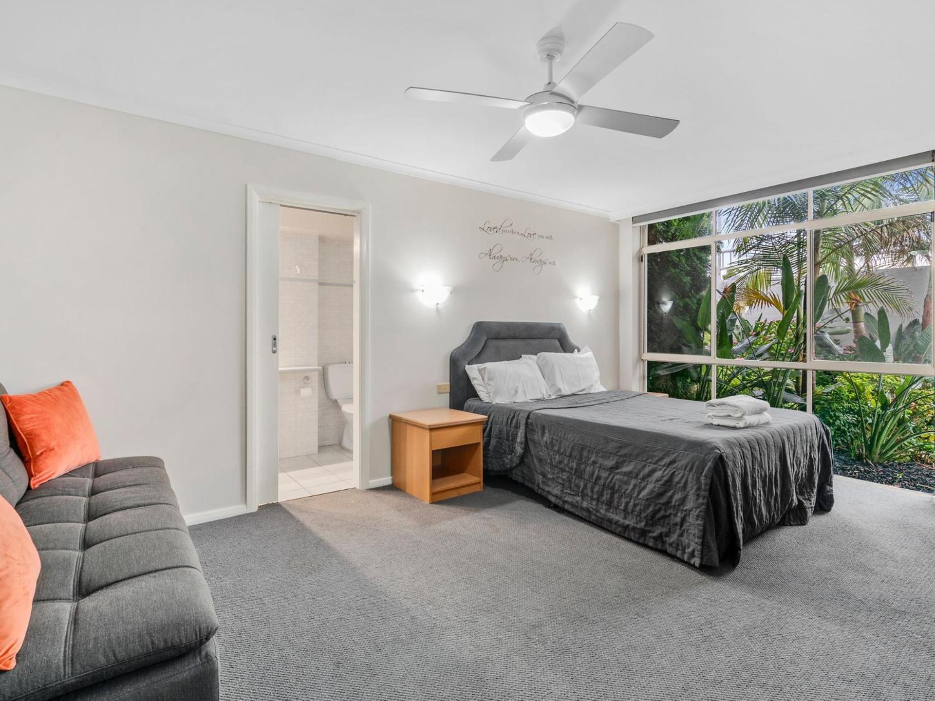 Yarrawonga Lakeside Apartment 43 - 4 Bedrooms