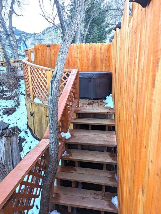 The Nest Cottage with Hot Tub in Downtown Manitou Springs