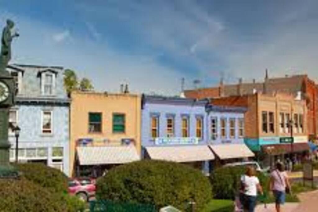 The Nest Cottage with Hot Tub in Downtown Manitou Springs