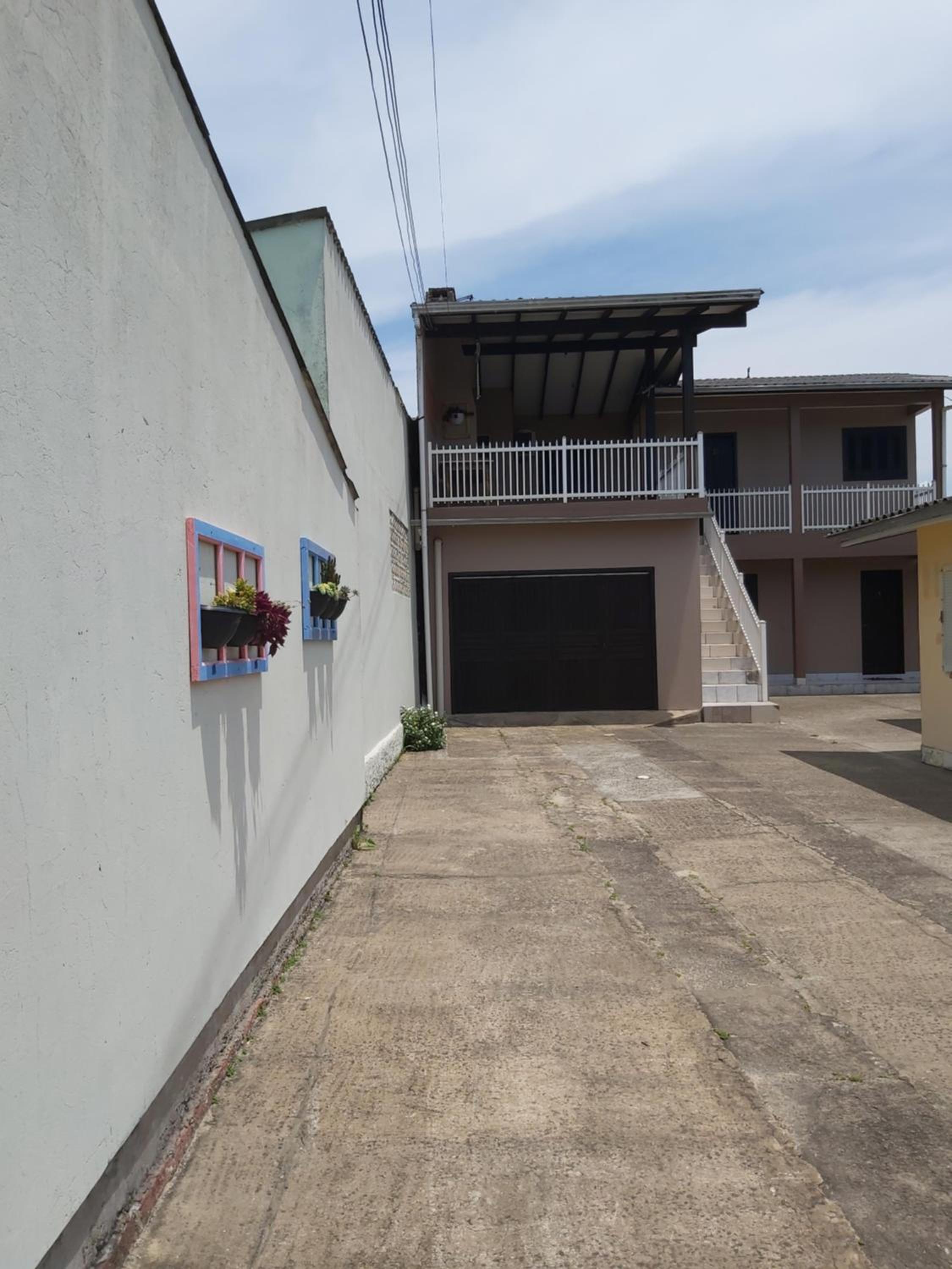 Apto com terraço coberto