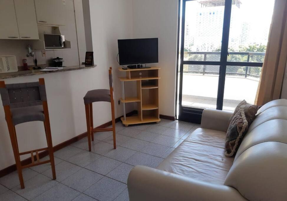 Apto confortável, acolhedor e bem localizado