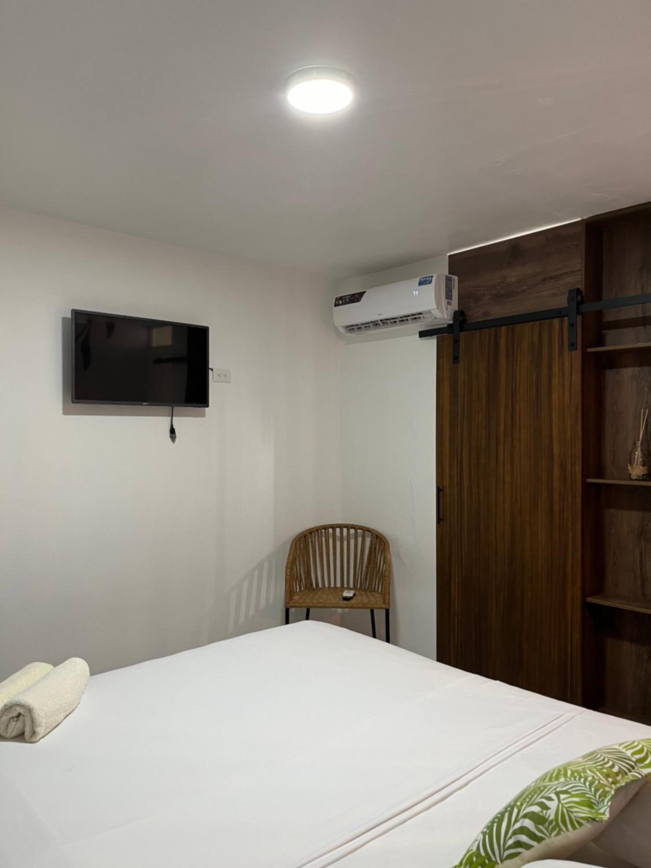 HOTEL PLAYAS PERDERNALES ECUADOR