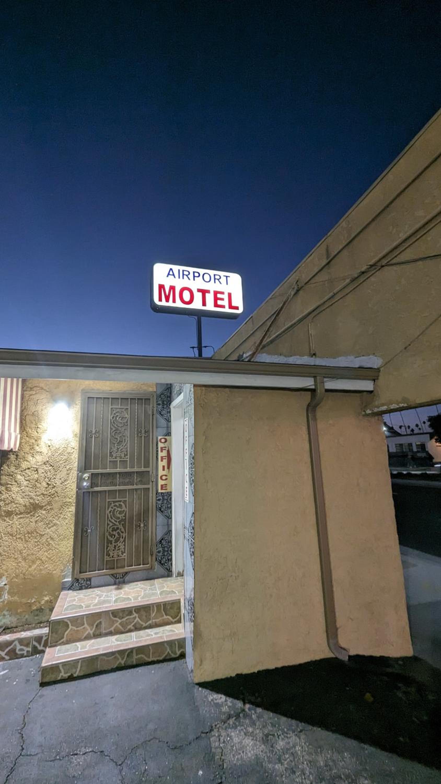 Airport Motel - Inglewood view 4