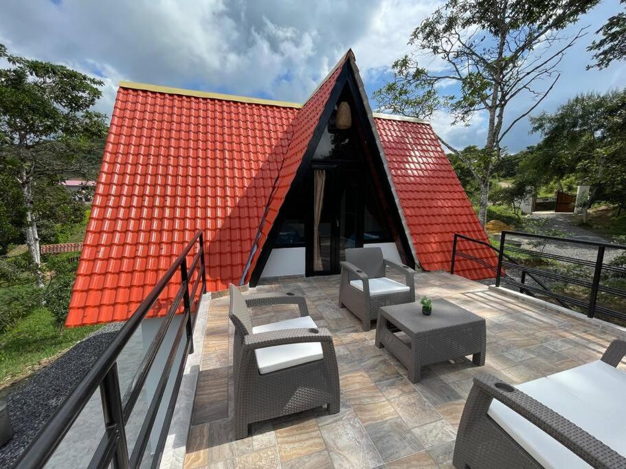 Hermosa Cabaña cerca a Villeta
