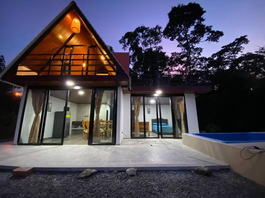 Hermosa Cabaña cerca a Villeta