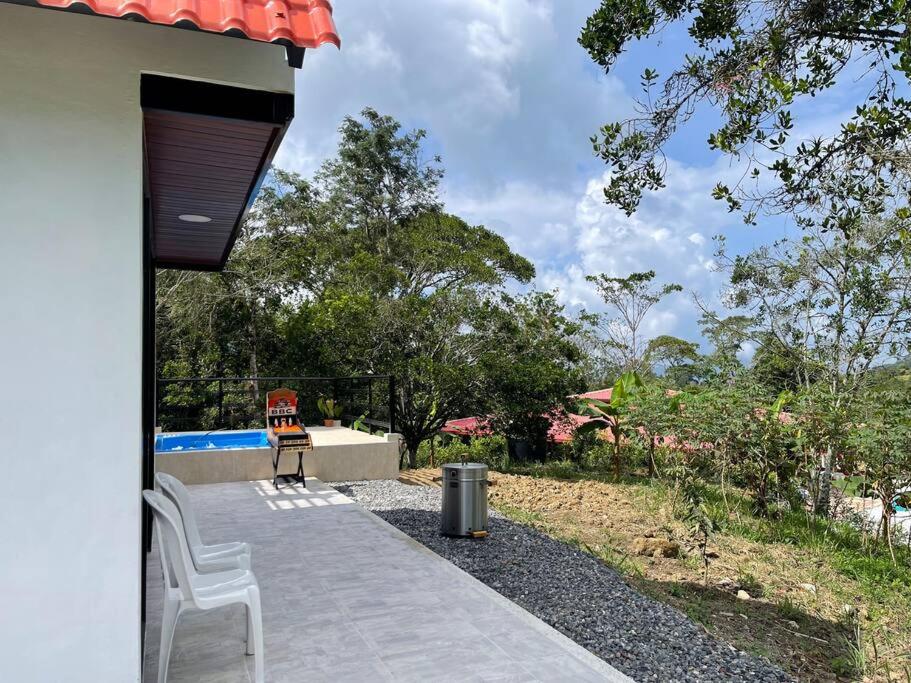 Hermosa Cabaña cerca a Villeta