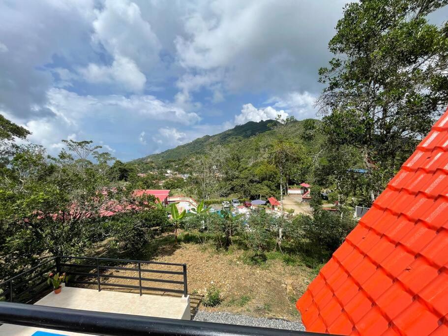 Hermosa Cabaña cerca a Villeta