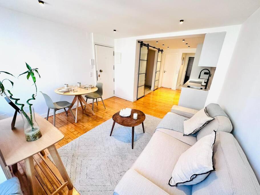 Lisbon City Center flat for 6 pp view 5