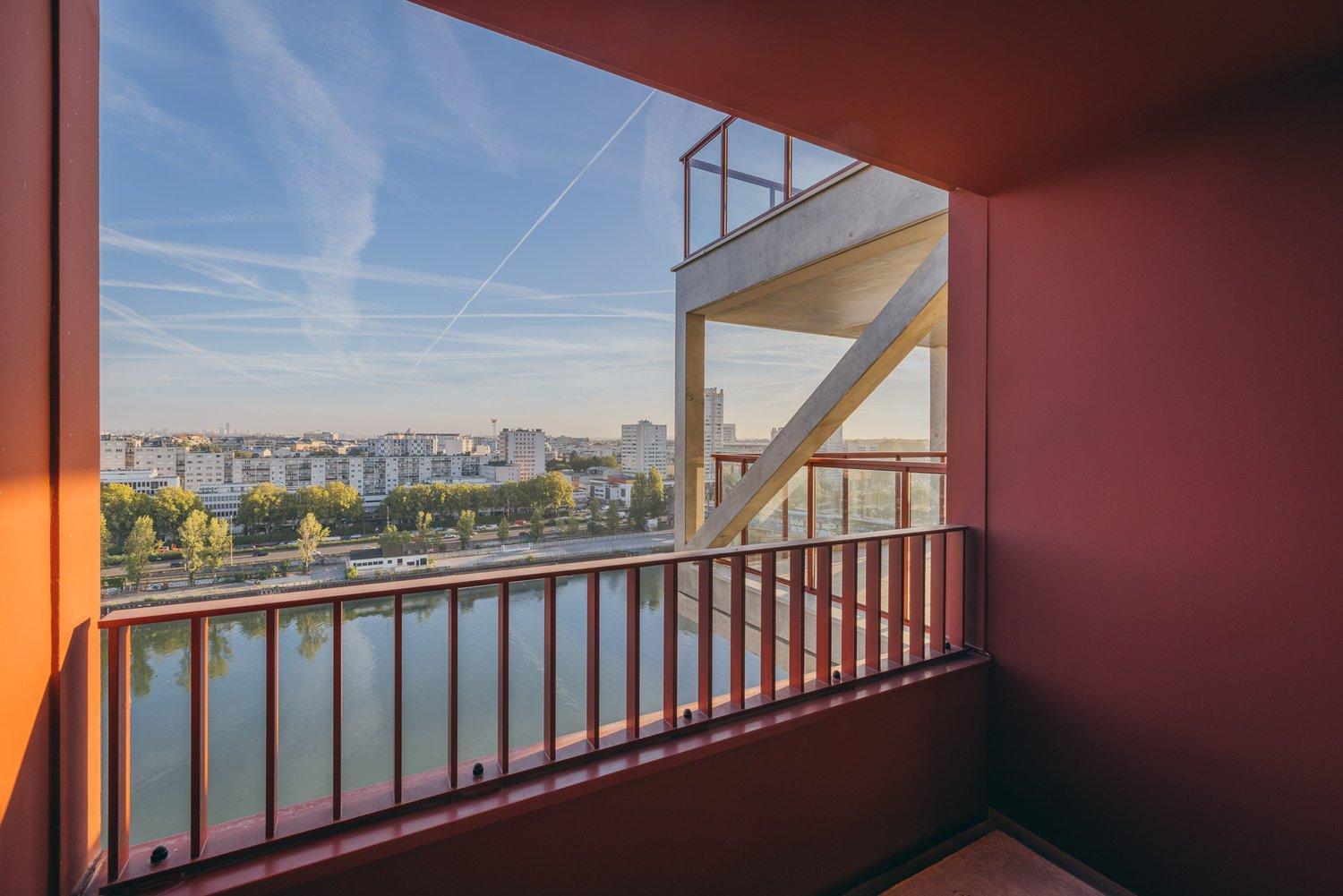 CHARMING APARTMENT WITH PANORAMIC SEINE RIVER & EIFFEL TOWER VIEWs