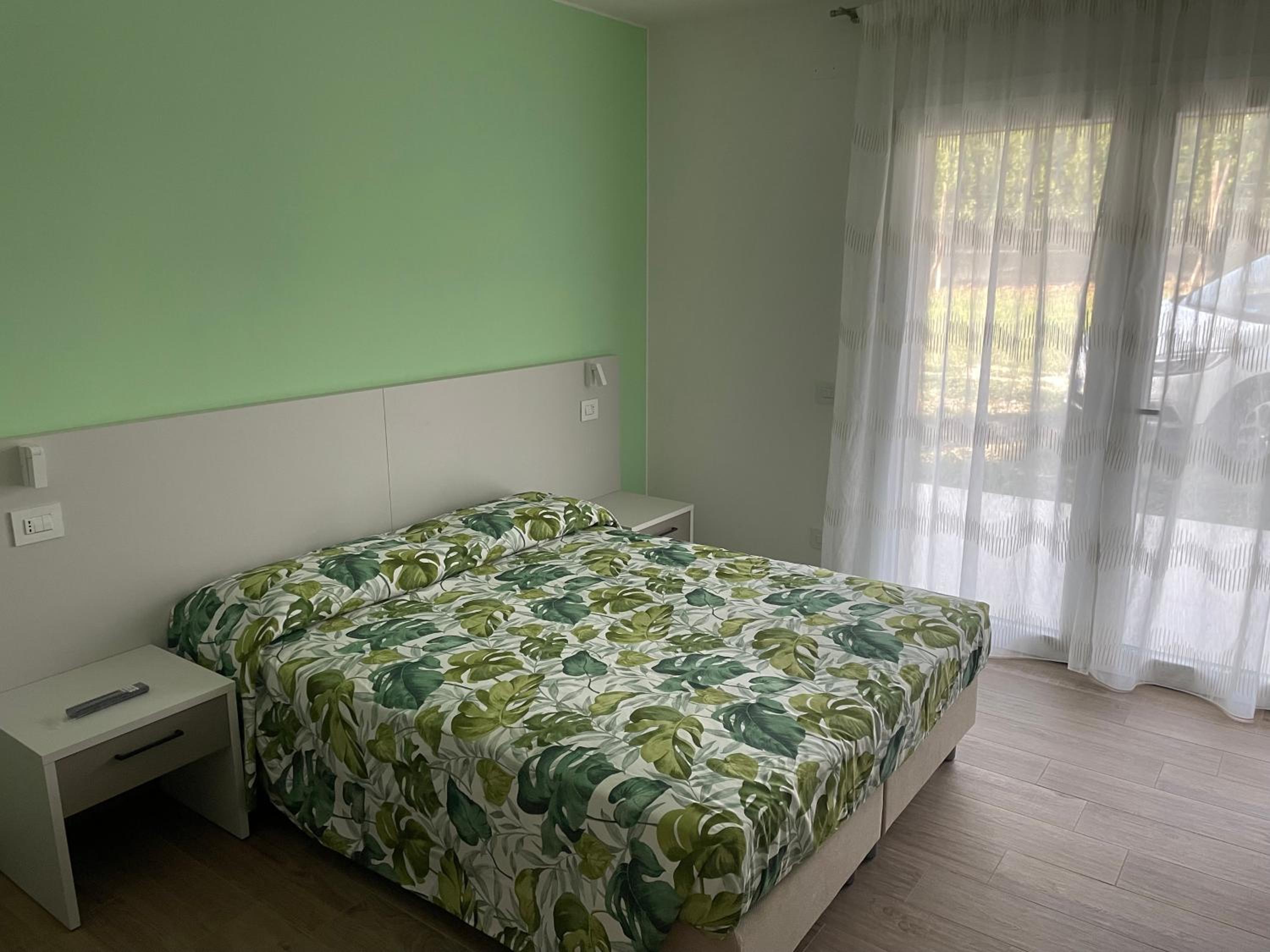 Photo 24