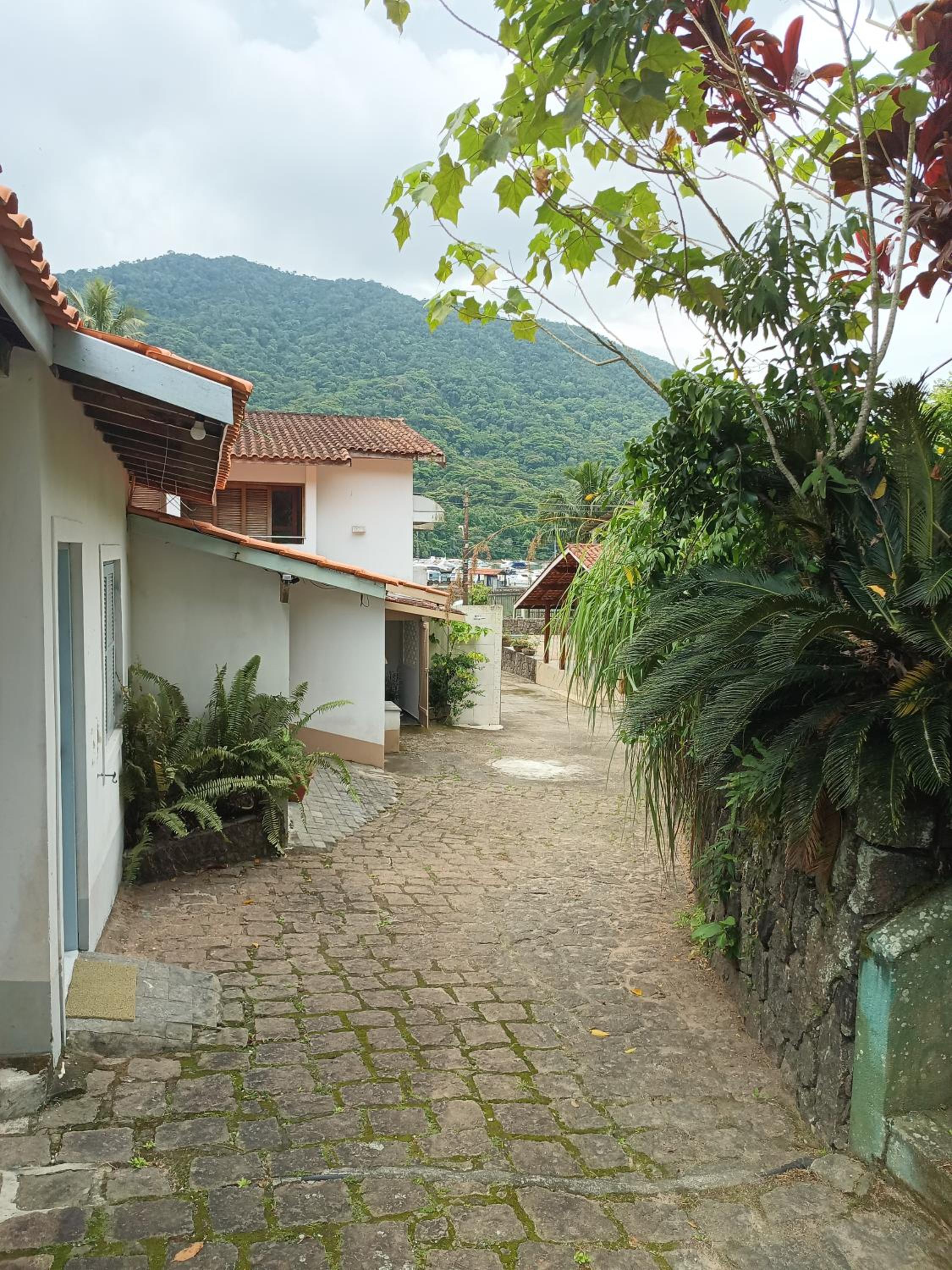 Praia Saco da Ribeira, Ubatuba - ao lado das marinas e trilhas praia Flamengo e Sete Fontes