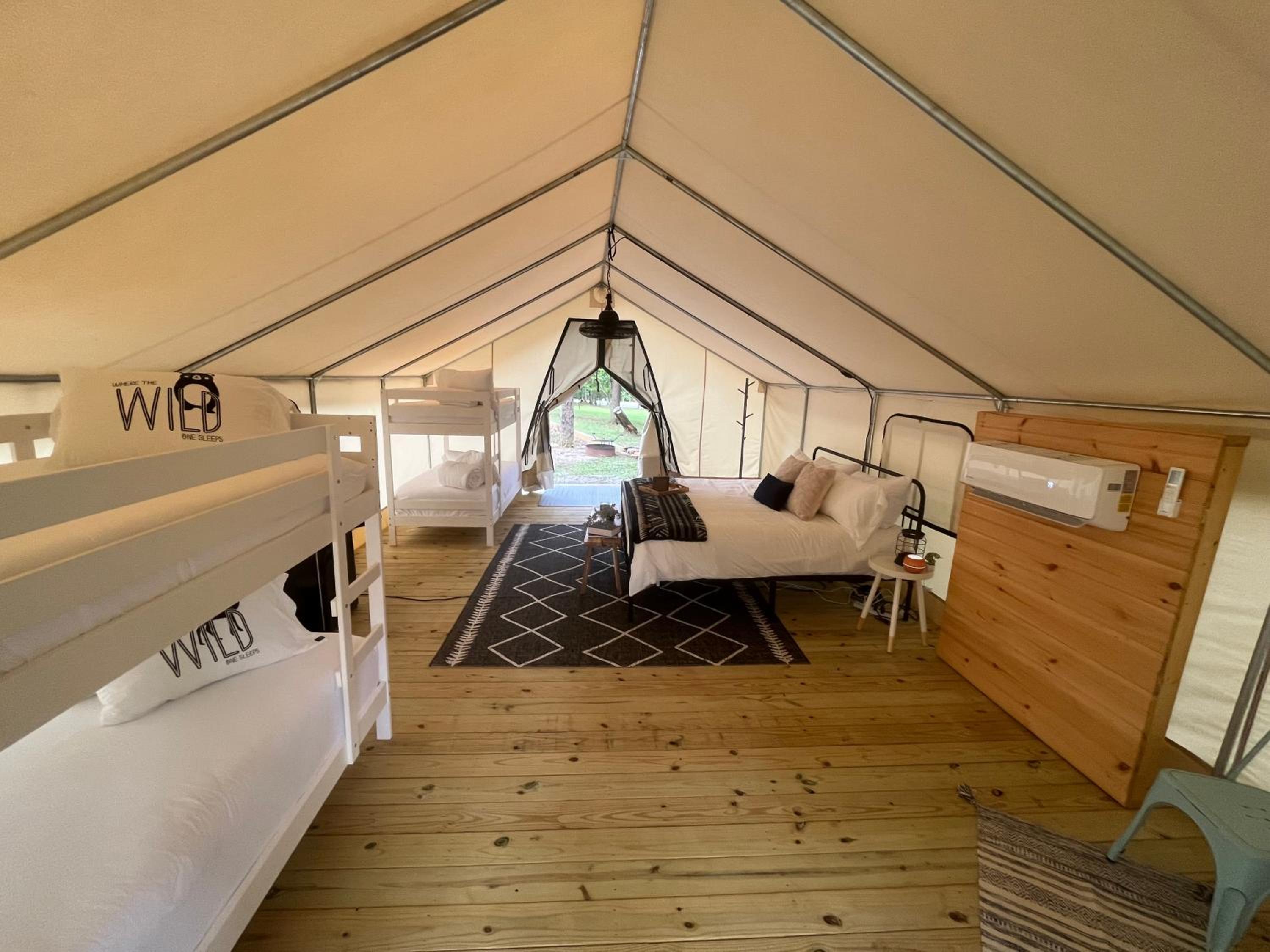 Luxury Spacious Glamping with Lake View - Property Image 30
