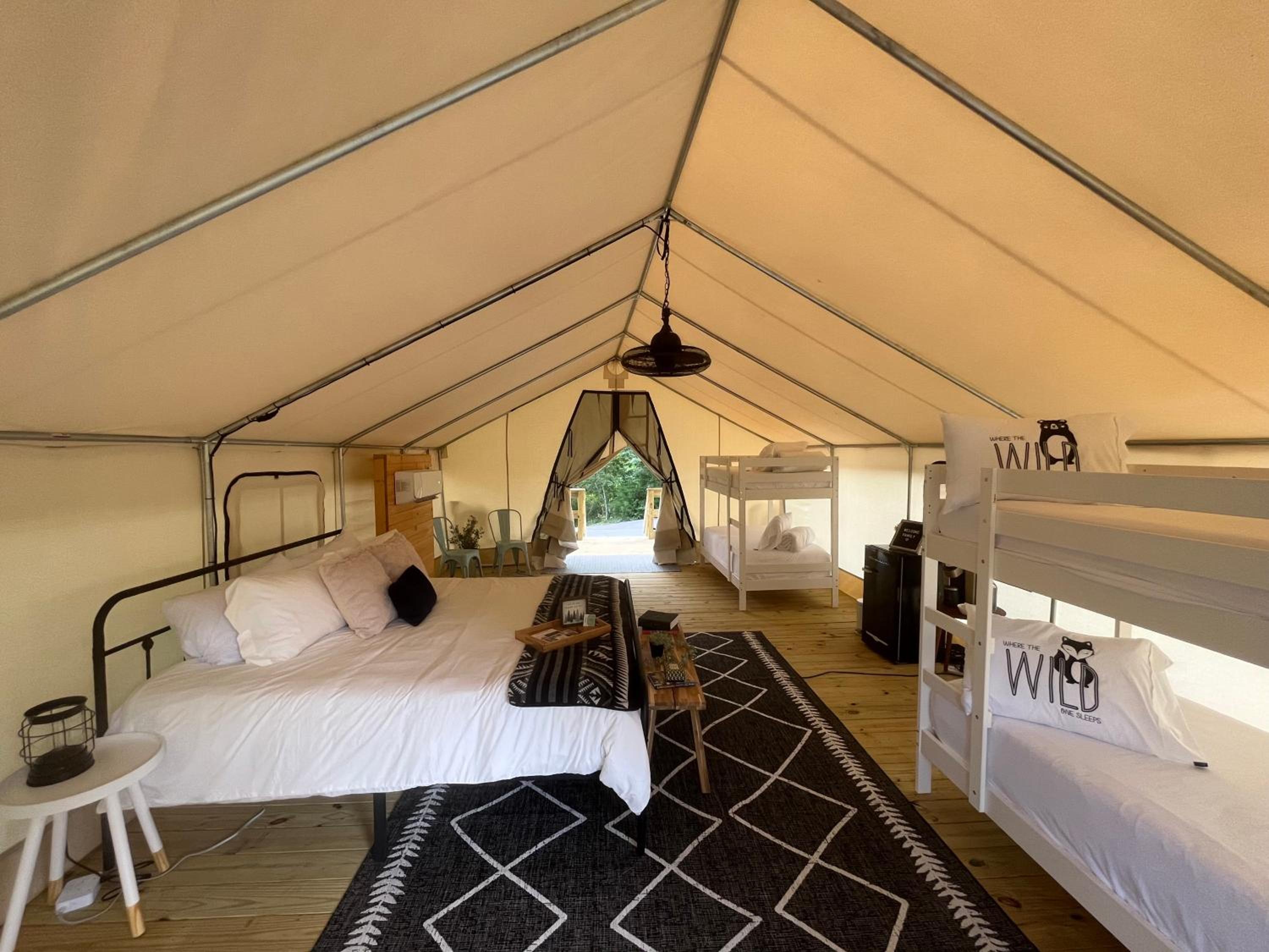 Luxury Spacious Glamping with Lake View - Property Image 31