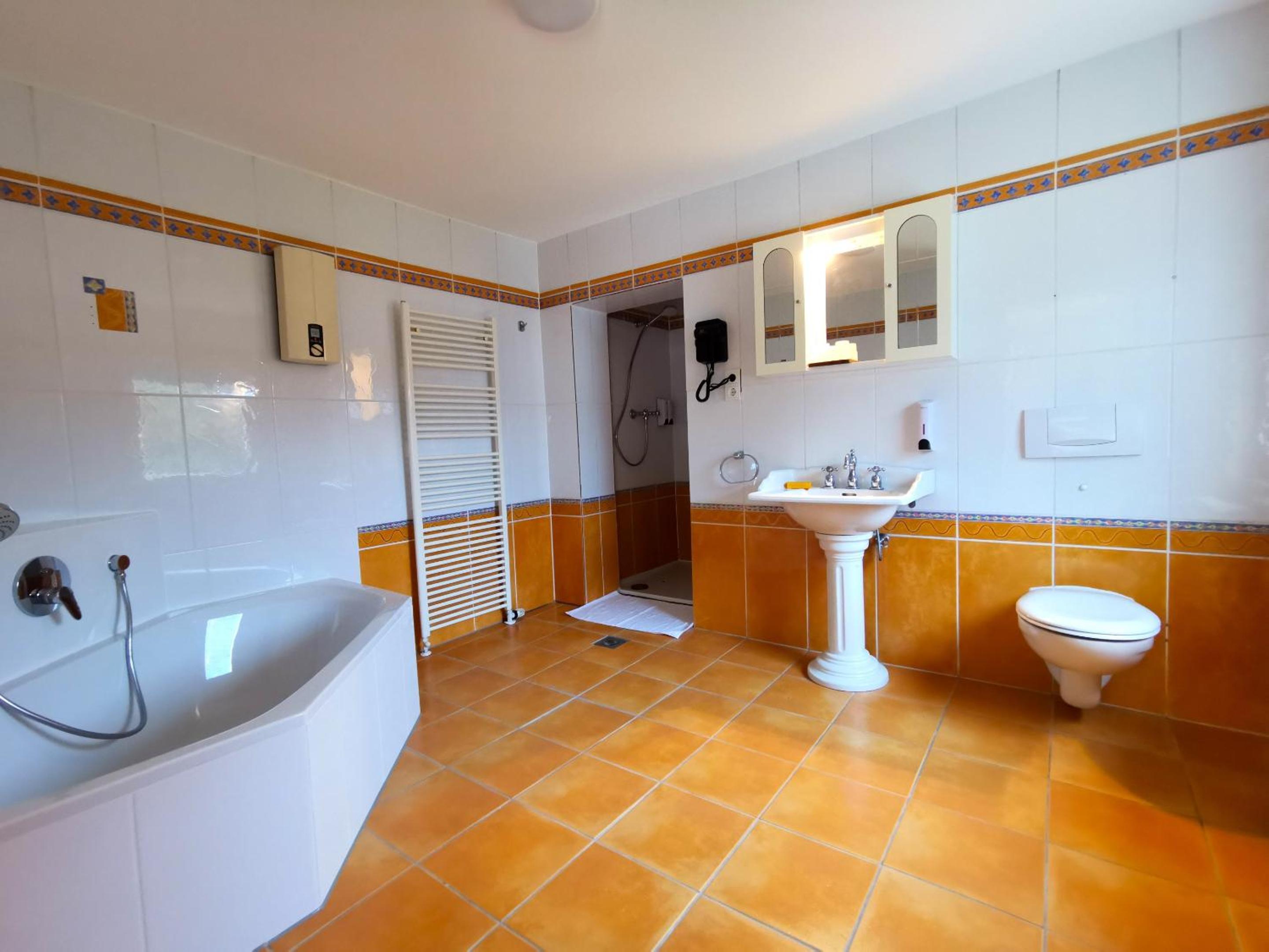 Home Inn Hotel