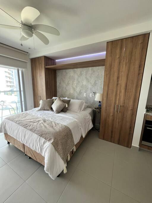 Aparta estudio exclusivo con vista al mar