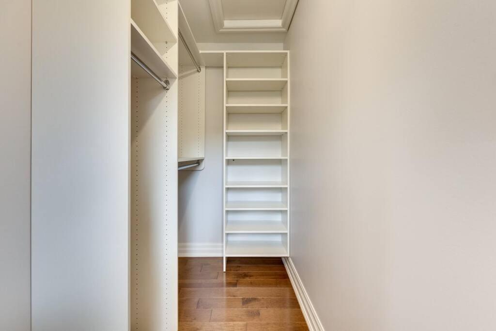 Luxurious and Spacious 4BR Home Near Downtown