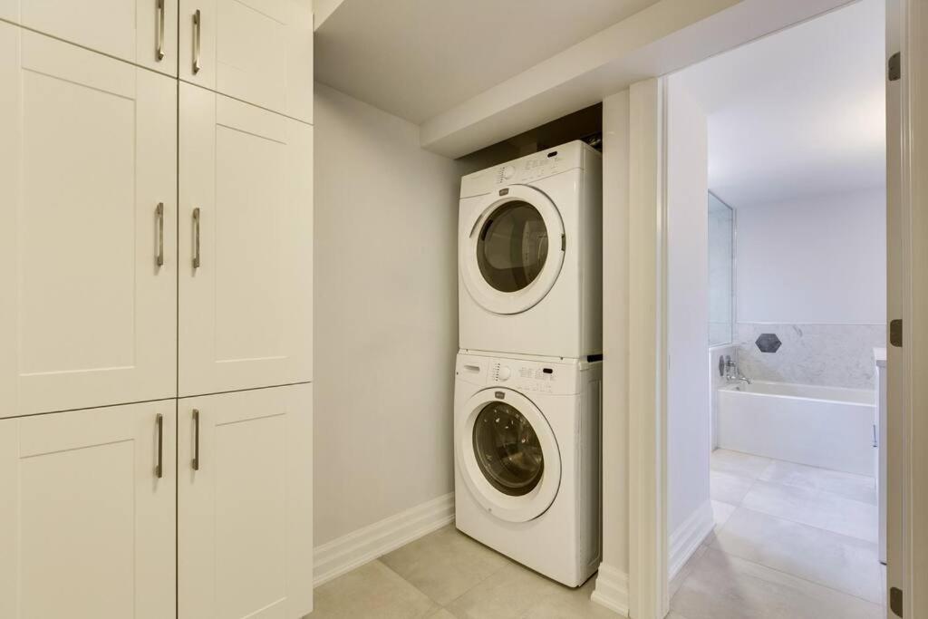 Luxurious and Spacious 4BR Home Near Downtown