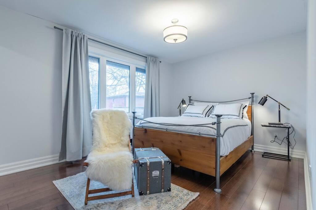 Luxurious and Spacious 4BR Home Near Downtown