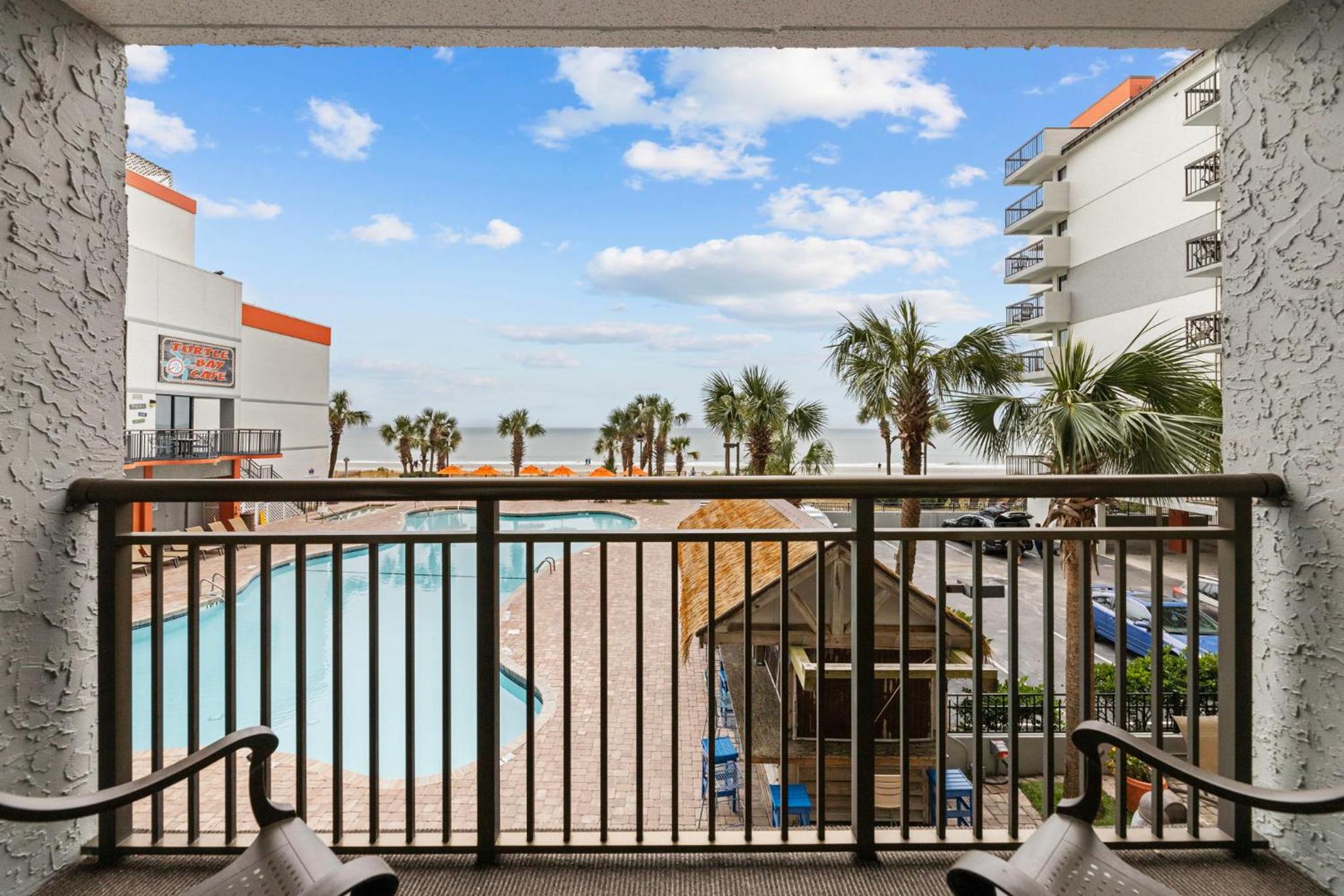 Hotel *OCEAN FRONT* Luxury Grand Cayman Restort, 10 pools, hot tubs, lazy river, water park, 2 onsite restaurants, onsite STARBUCKS. - Image 1