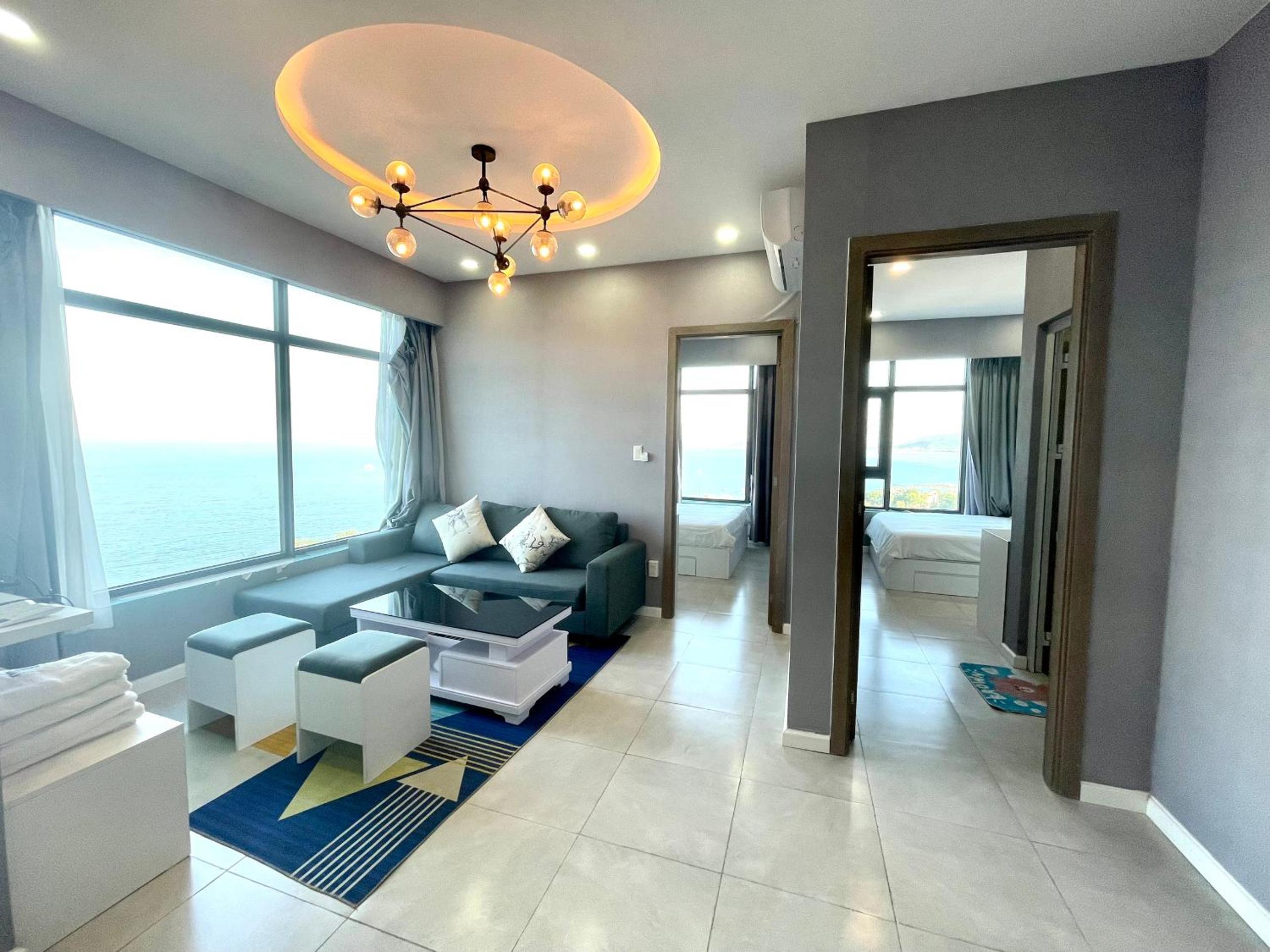 Hon Chong Oceanfront Luxury Apartment view 2