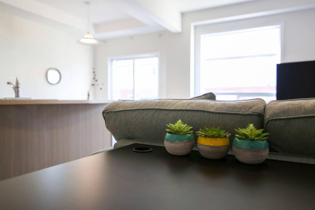 Townhome Steps From Lake Ontario