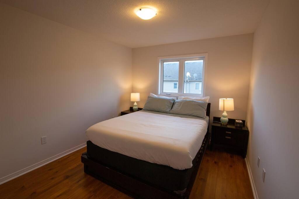 Townhome Steps From Lake Ontario