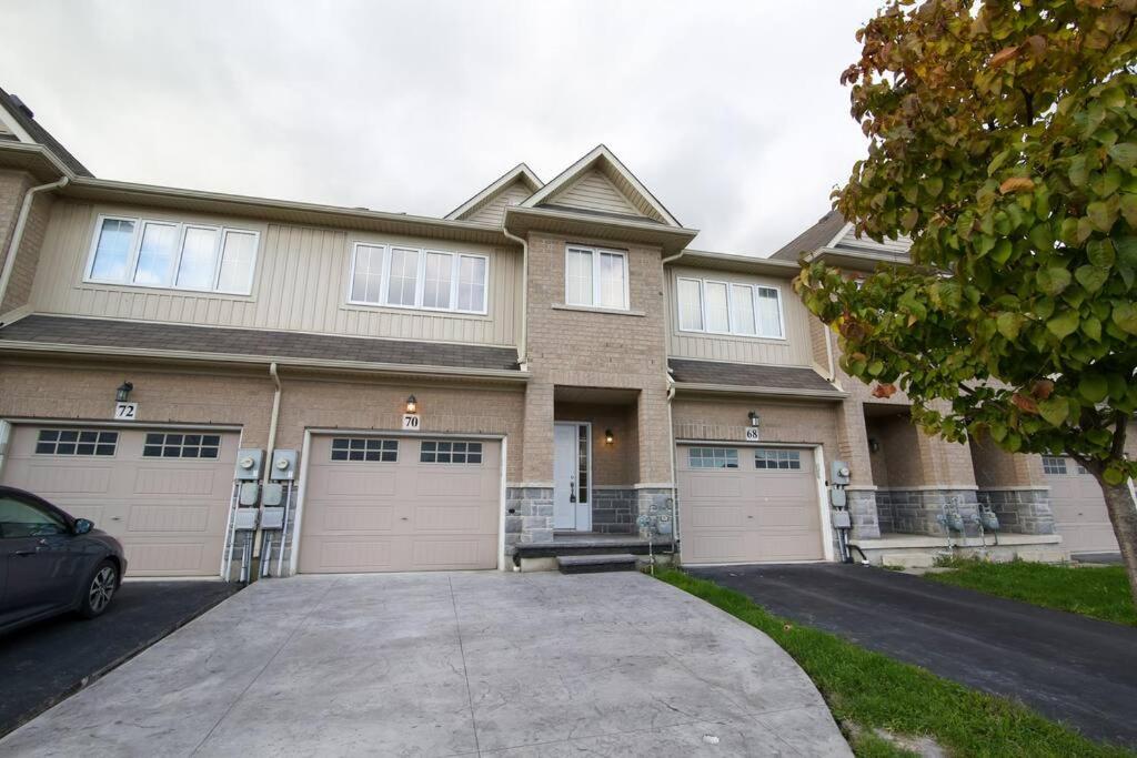 Townhome Steps From Lake Ontario