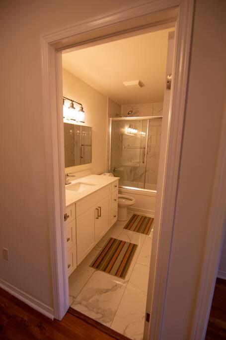 Townhome Steps From Lake Ontario