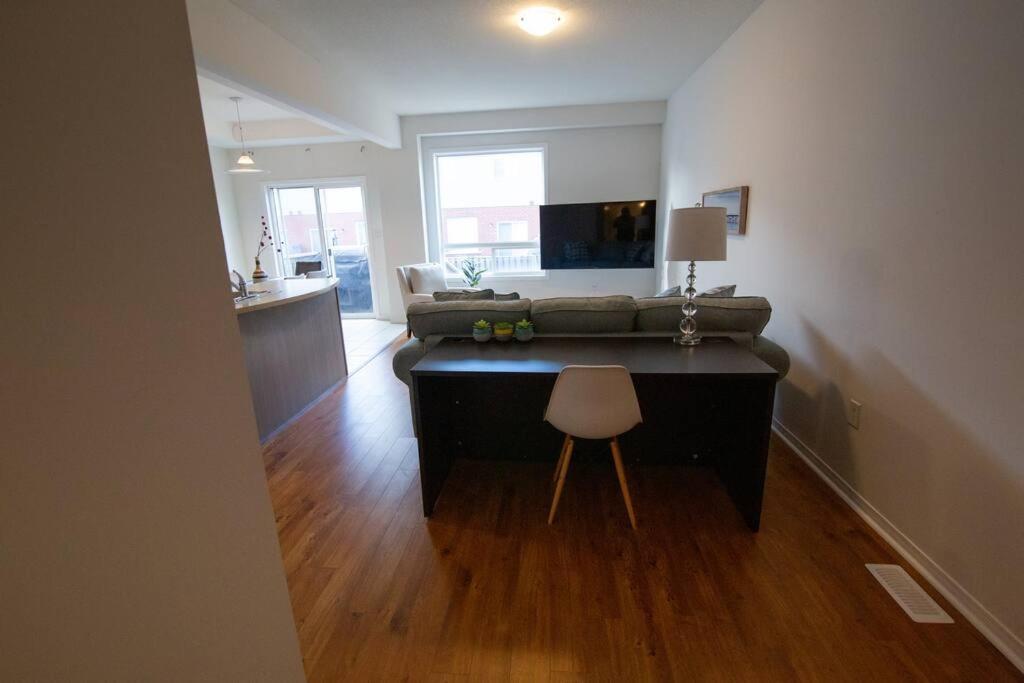 Townhome Steps From Lake Ontario