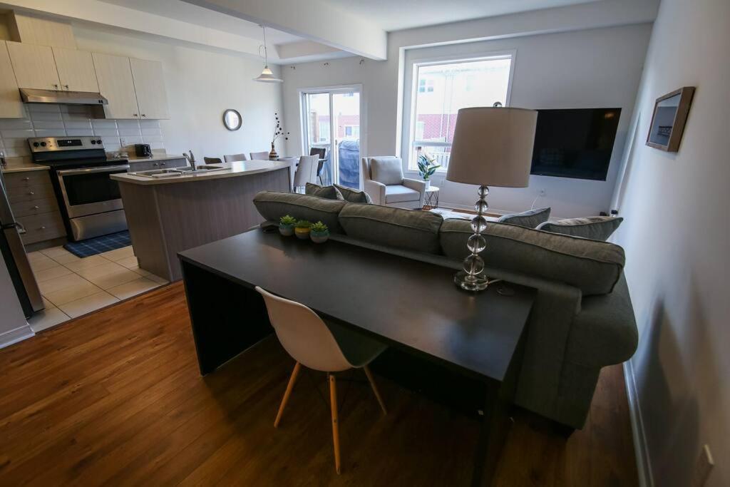 Townhome Steps From Lake Ontario
