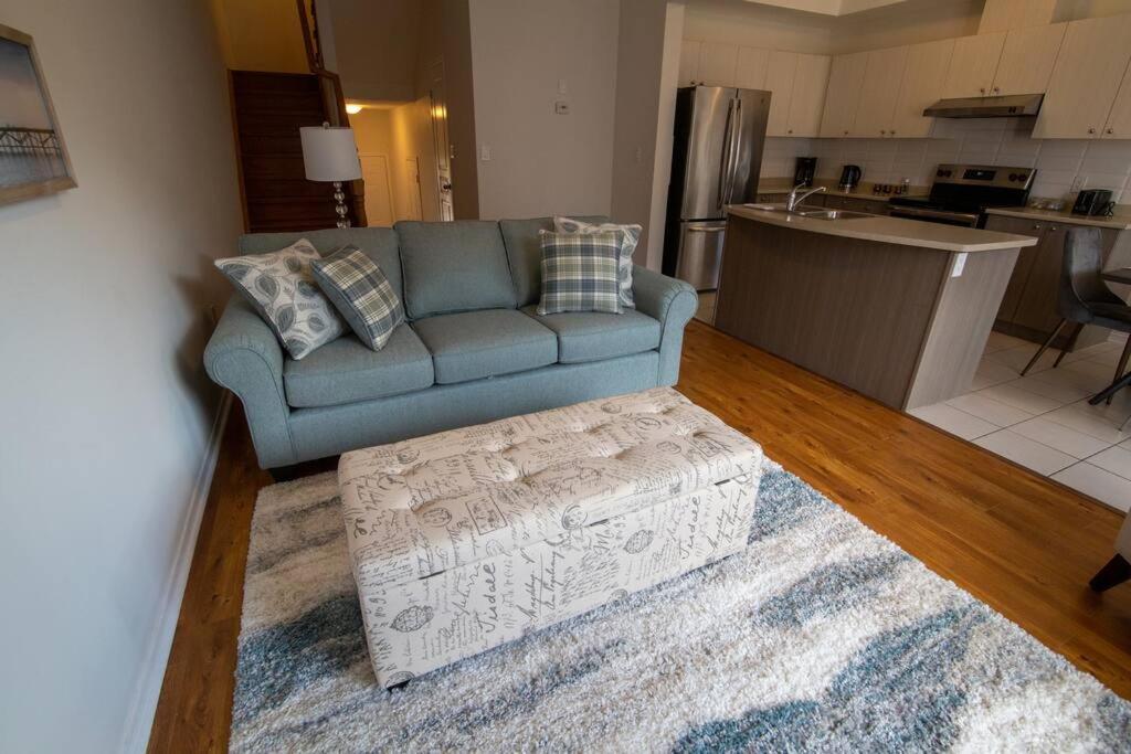 Townhome Steps From Lake Ontario