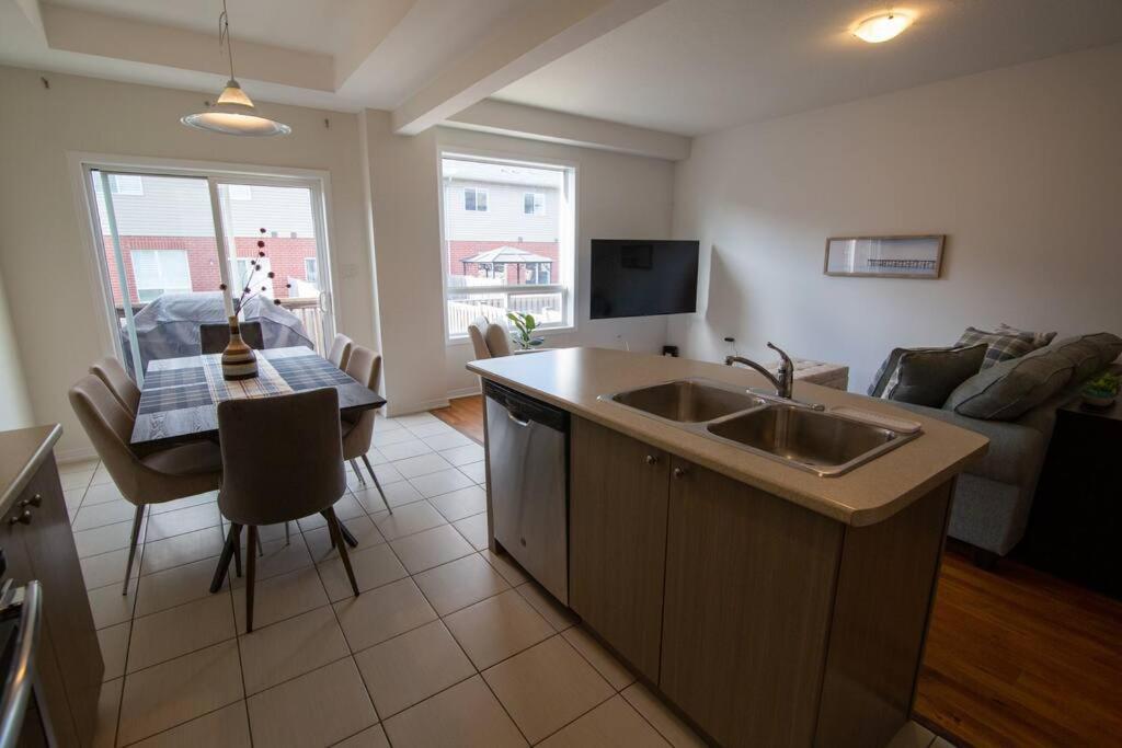 Townhome Steps From Lake Ontario