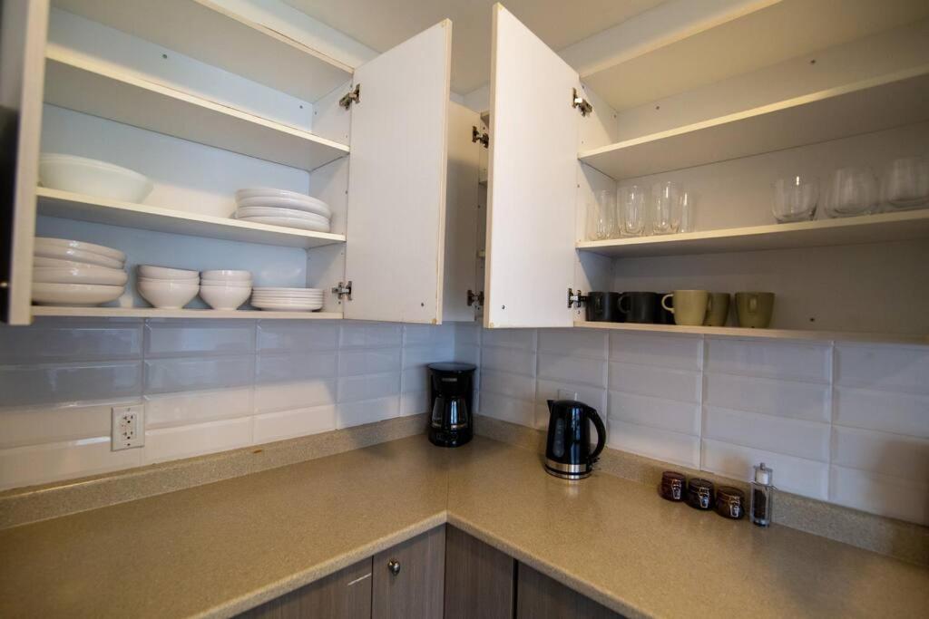 Townhome Steps From Lake Ontario