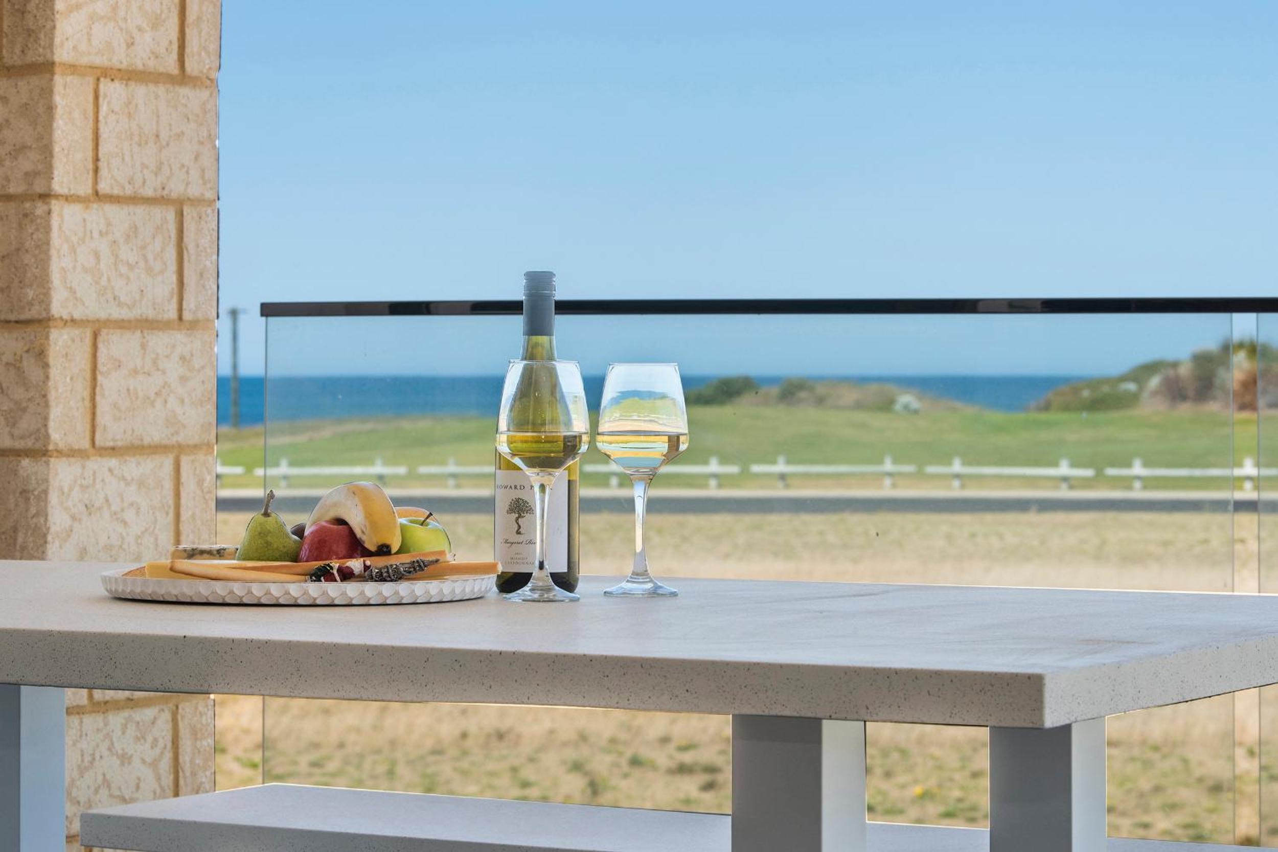 LEDGE VIEWS - Ocean Views