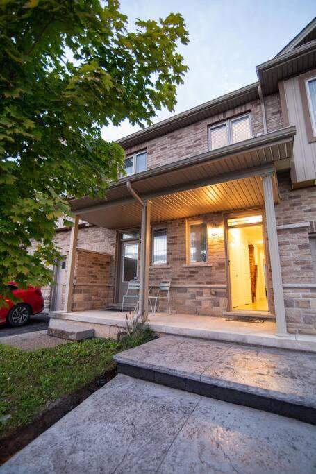 Modern & Cozy Retreat Lake Ontario & Wine Country