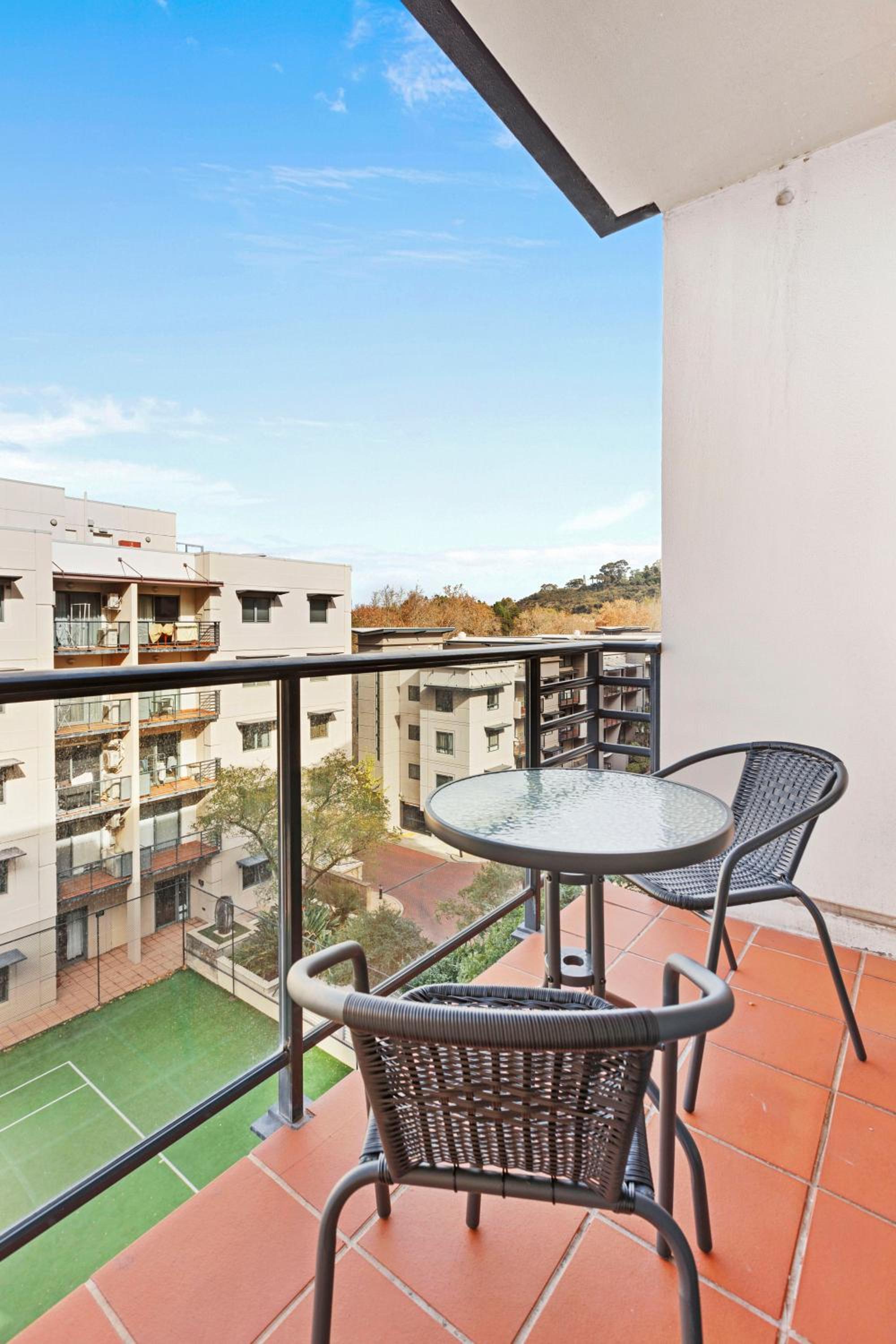Panoramic Perth Views 1BR on Mounts Bay Road