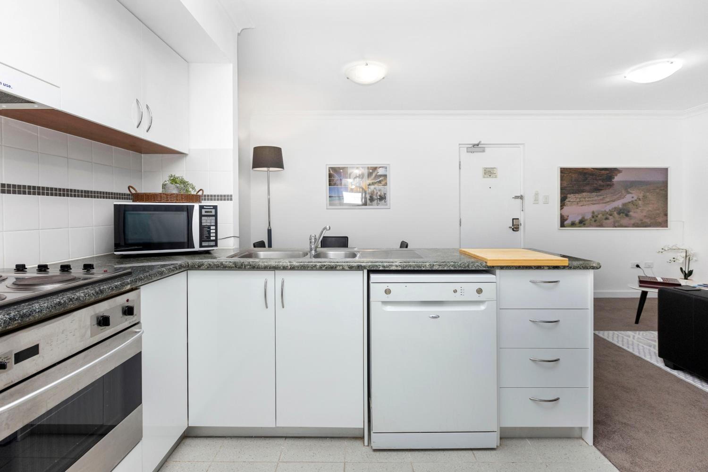 Panoramic Perth Views 1BR on Mounts Bay Road