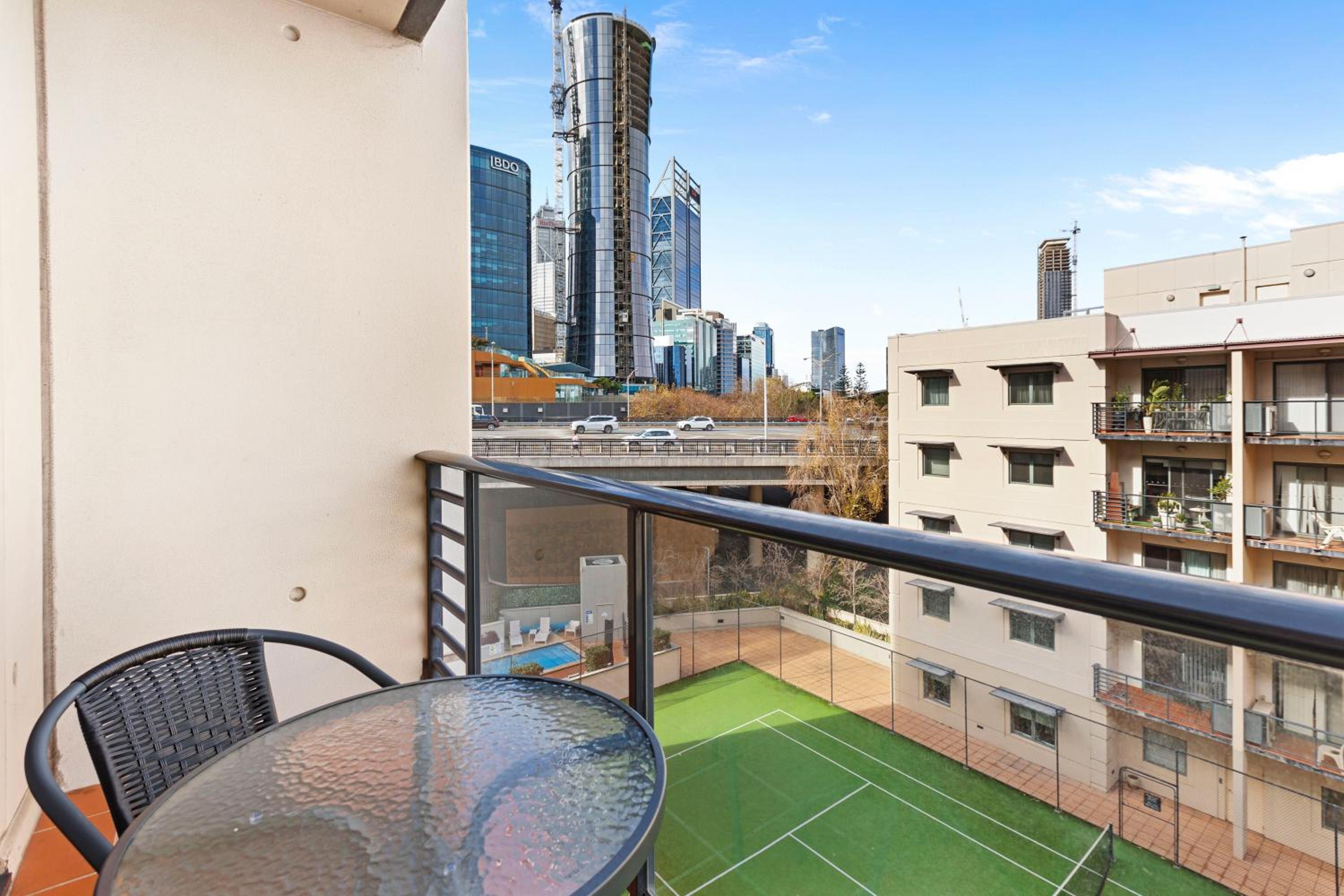 Panoramic Perth Views 1BR on Mounts Bay Road