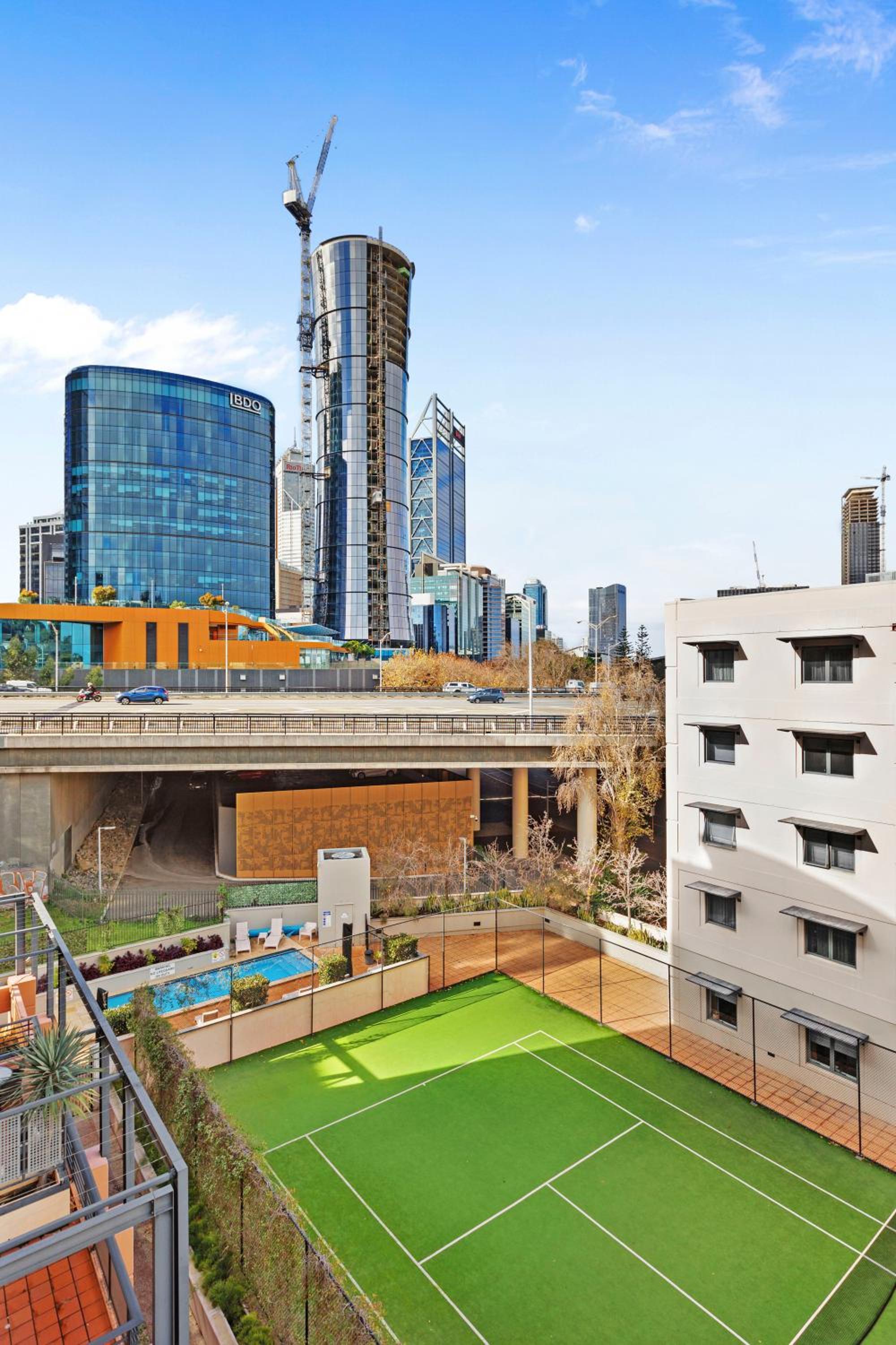 Panoramic Perth Views 1BR on Mounts Bay Road