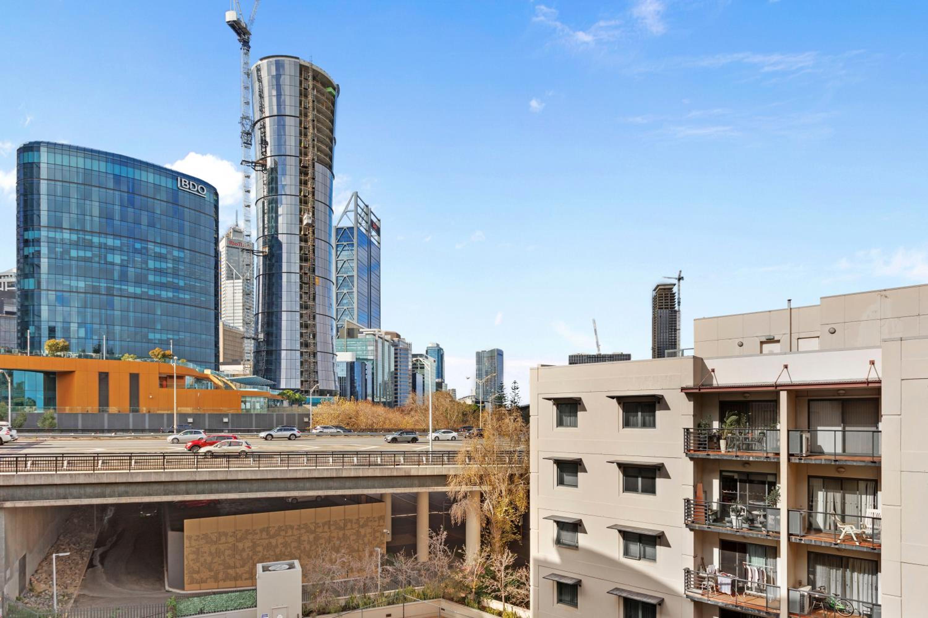 Panoramic Perth Views 1BR on Mounts Bay Road