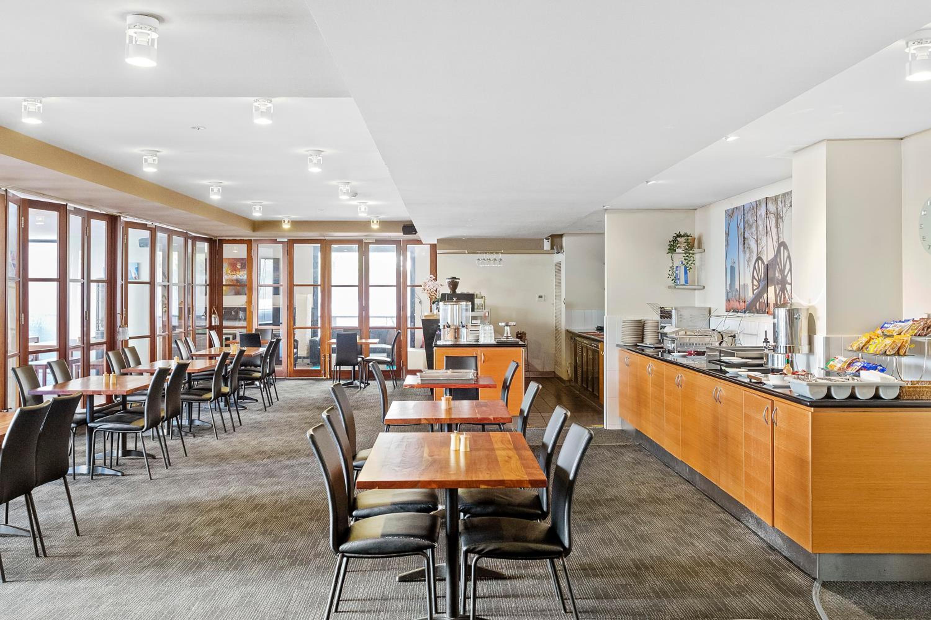 Panoramic Perth Views 1BR on Mounts Bay Road