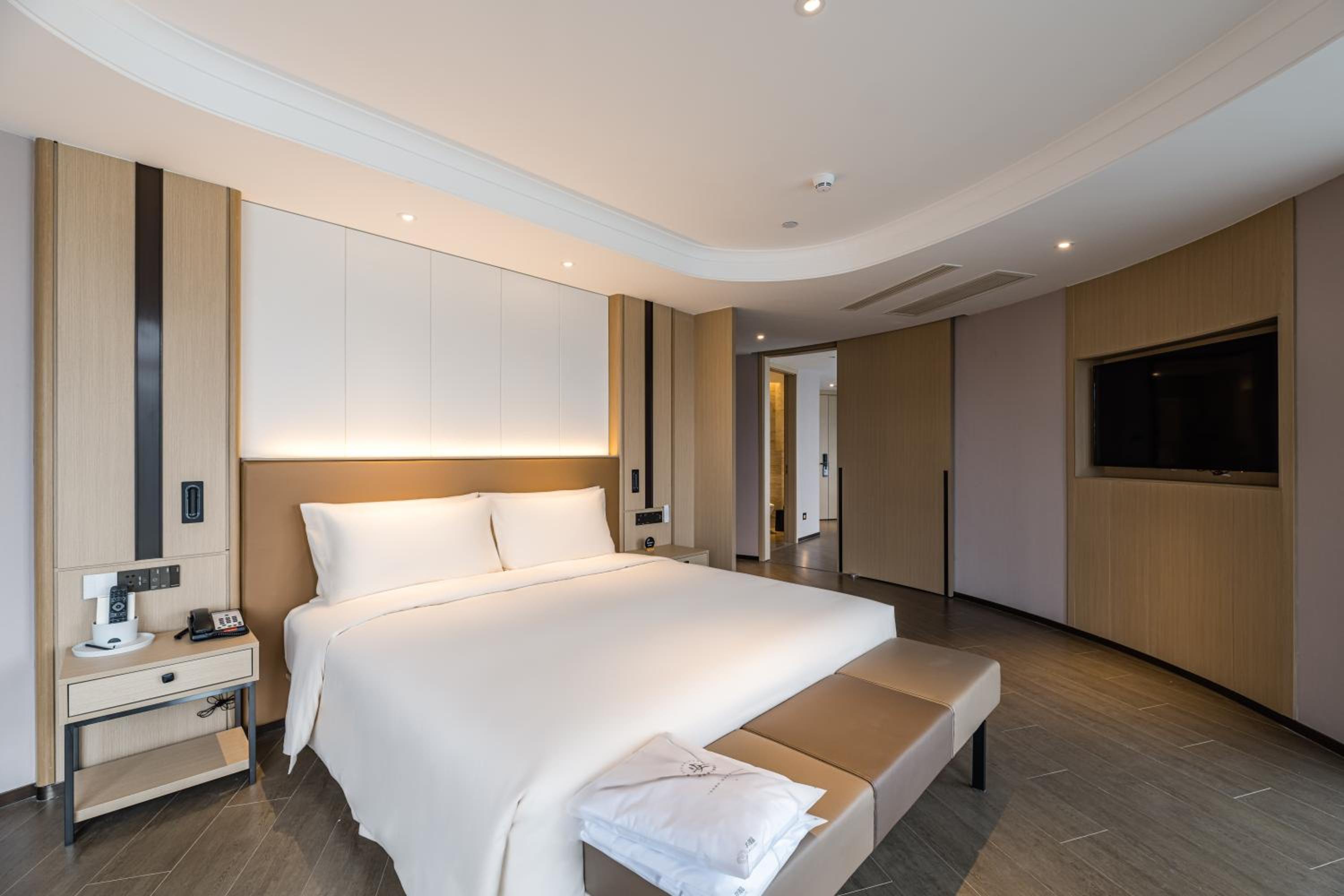 Atour Hotel Tonglu Fuchunjiang