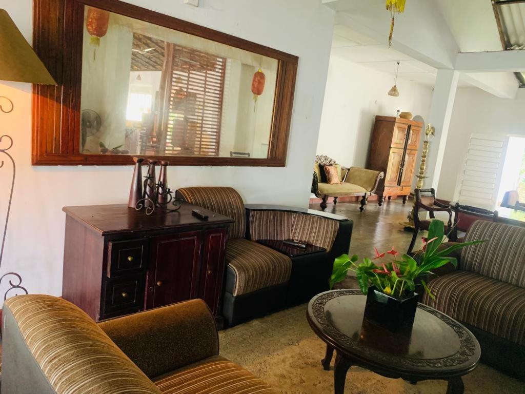 Habarana INN