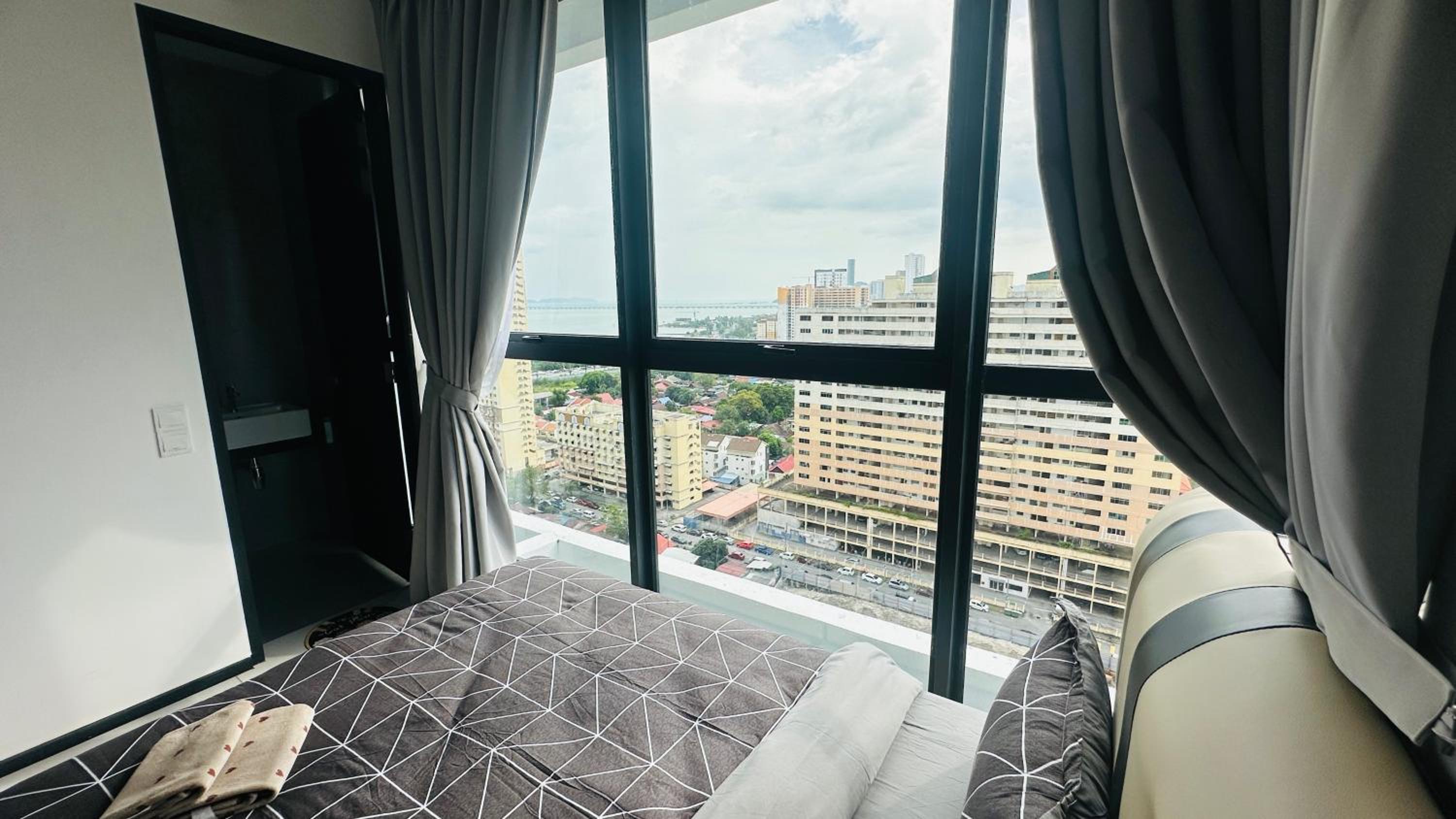 Deluxe Seaview Georgetown Penang @ ComfyLux Homestay view 4