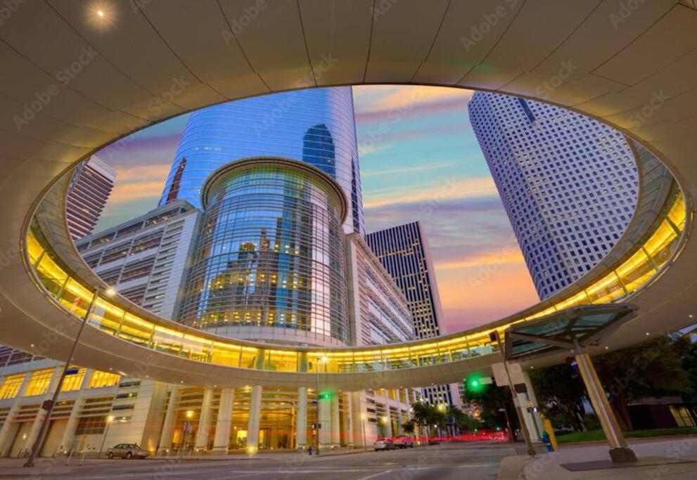 Heart of Houston NRG/TMC Beautiful Studio 77030